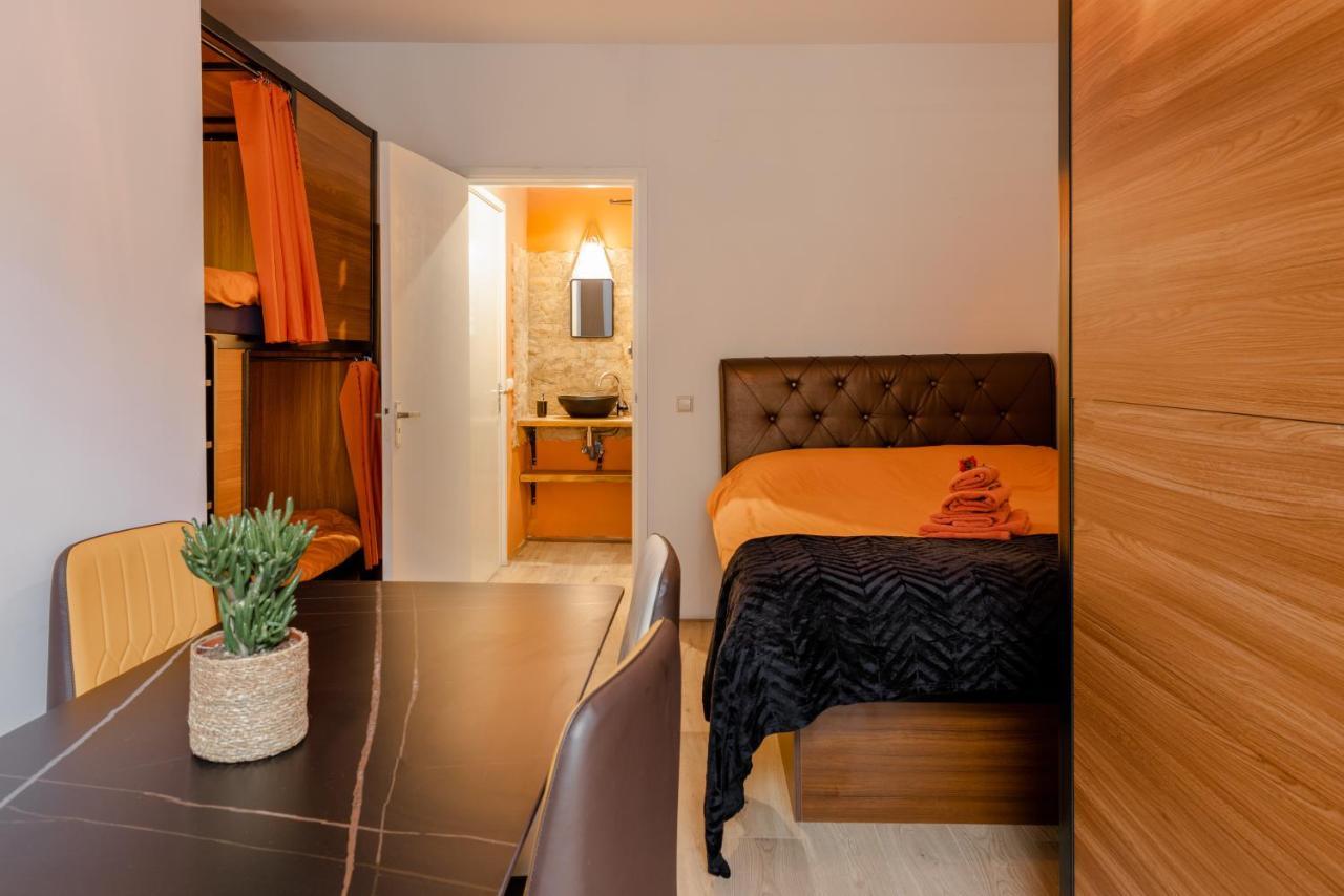 Recharge Hostel Ротердам Екстериор снимка
