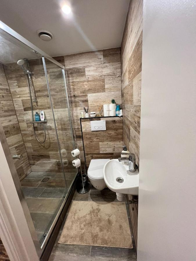 Recharge Hostel Ротердам Екстериор снимка