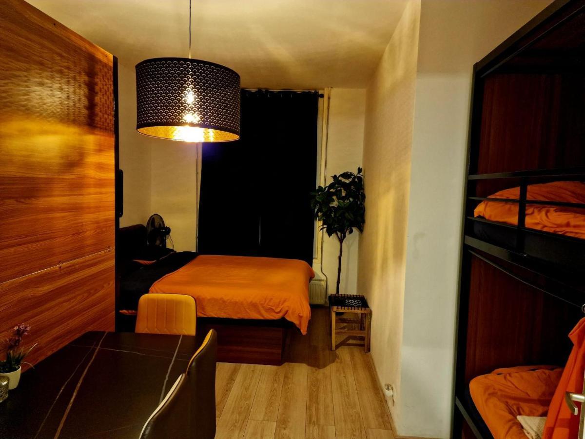 Recharge Hostel Ротердам Екстериор снимка