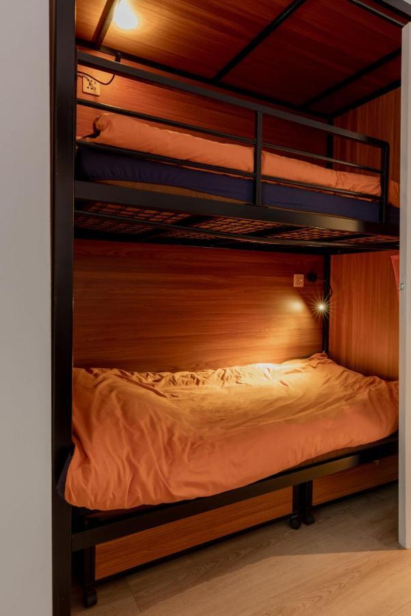Recharge Hostel Ротердам Екстериор снимка