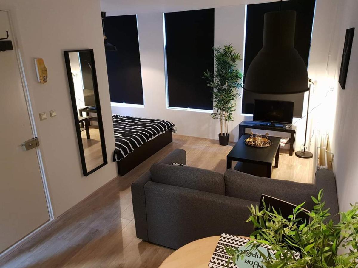 Recharge Hostel Ротердам Екстериор снимка