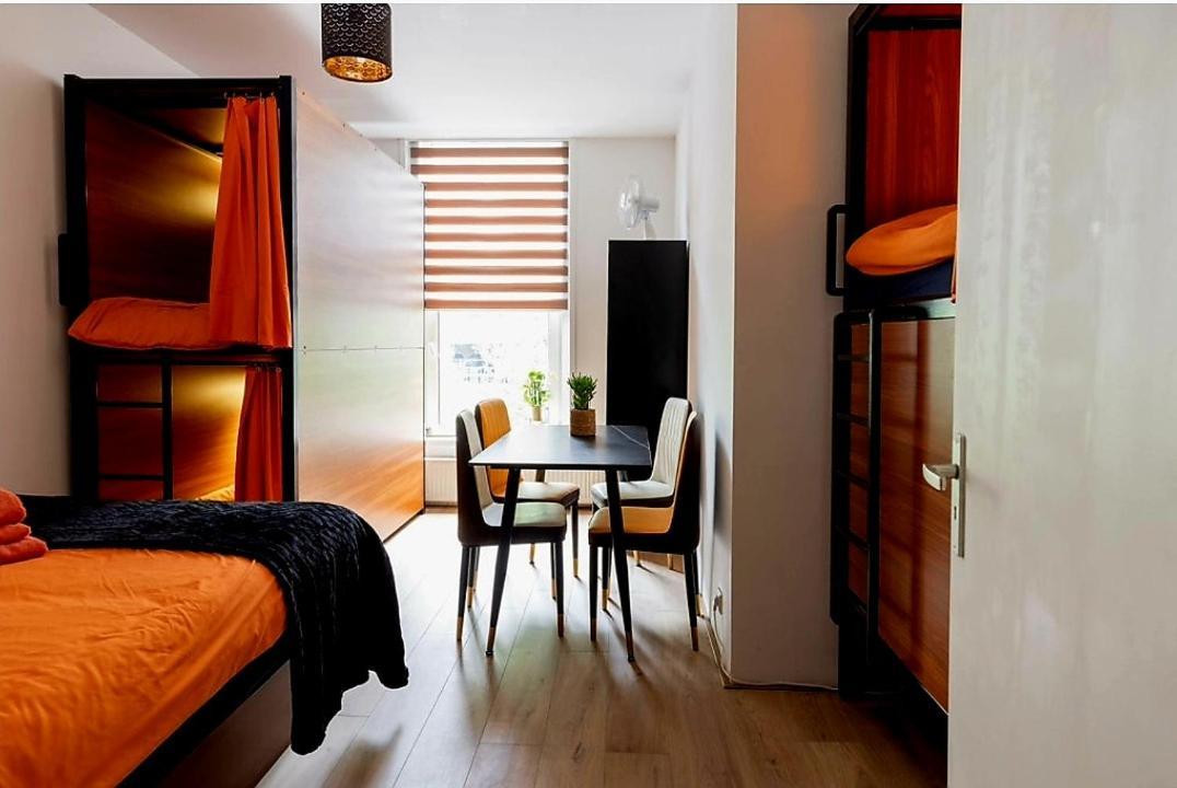 Recharge Hostel Ротердам Екстериор снимка
