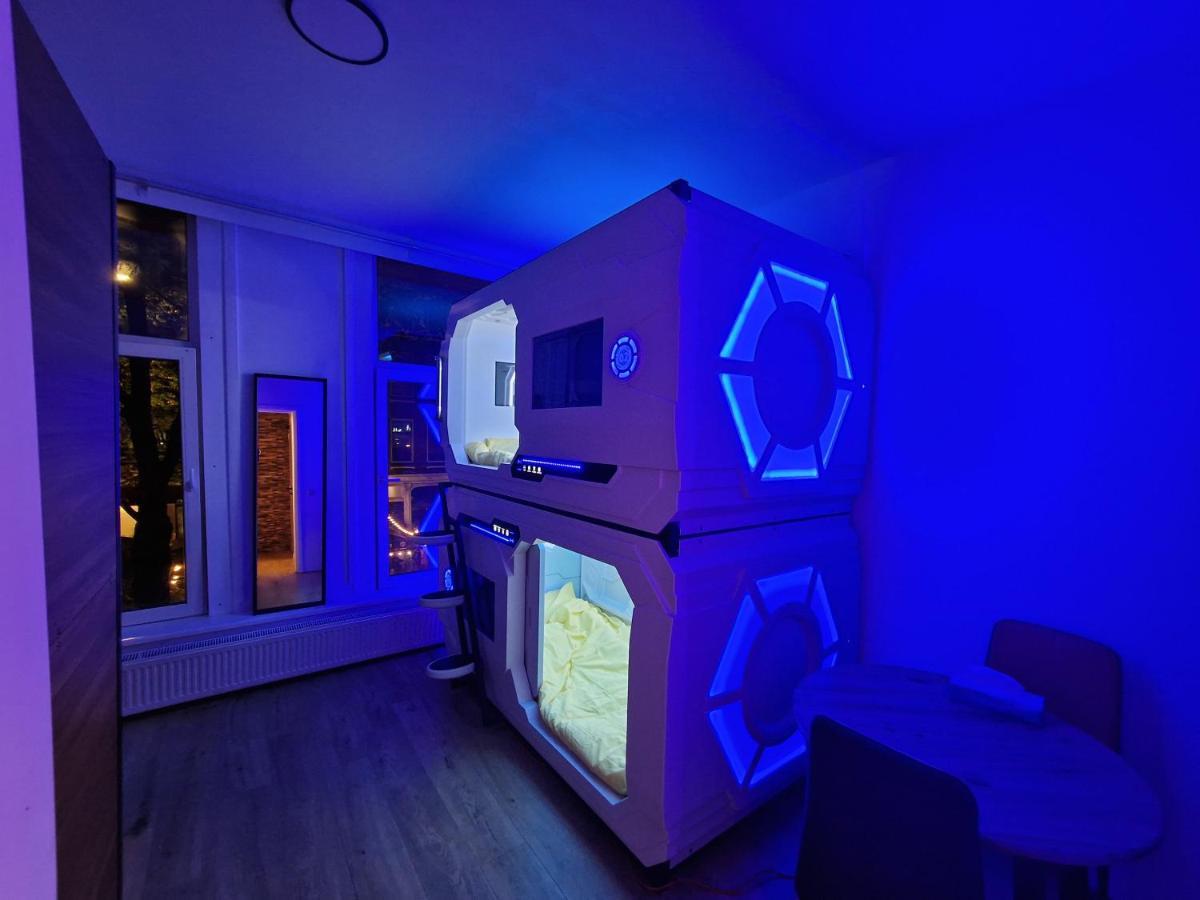 Recharge Hostel Ротердам Екстериор снимка