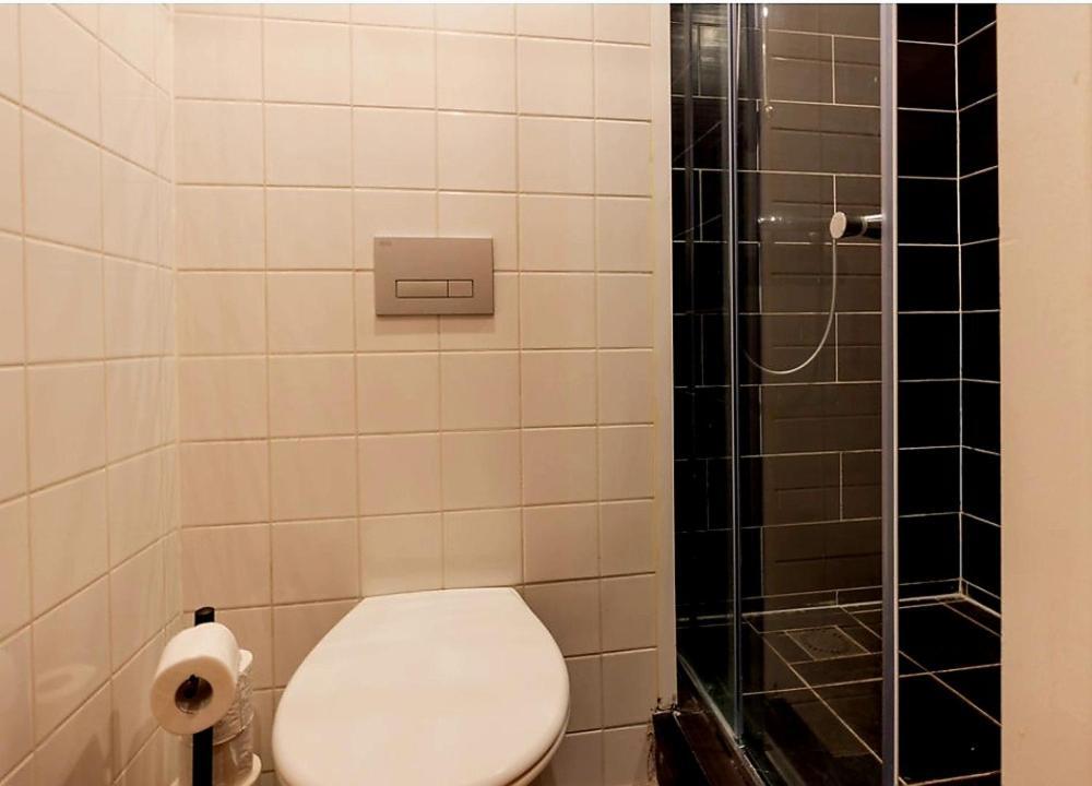 Recharge Hostel Ротердам Екстериор снимка