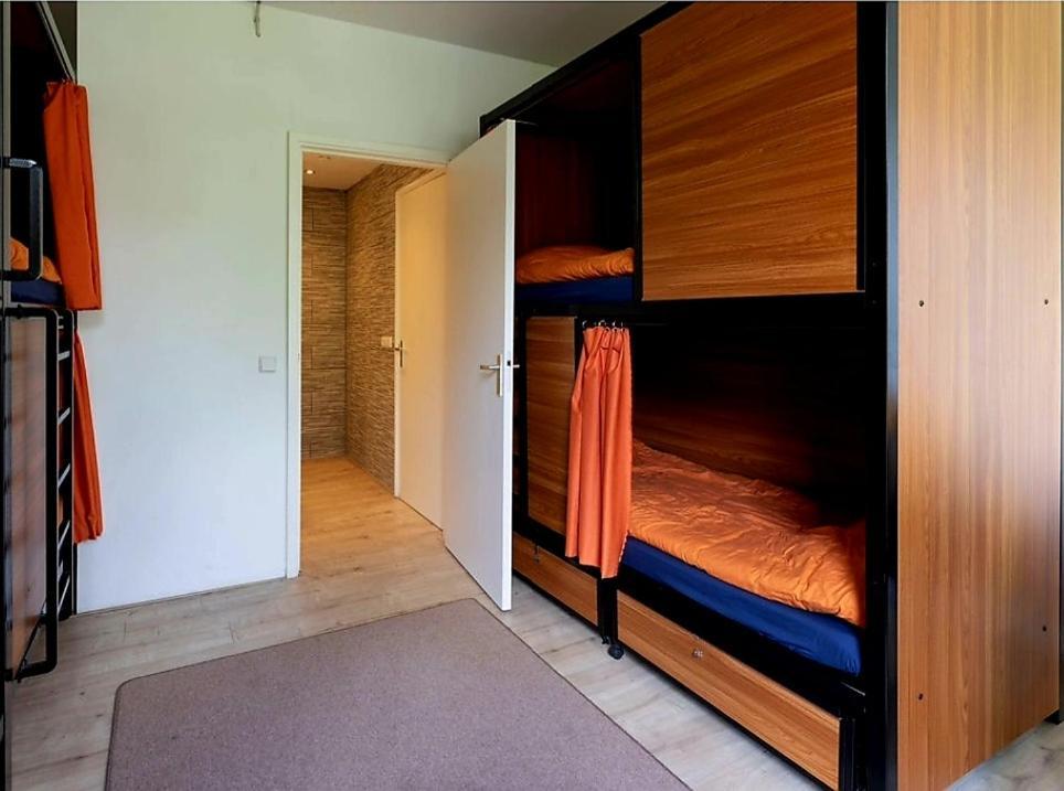 Recharge Hostel Ротердам Екстериор снимка