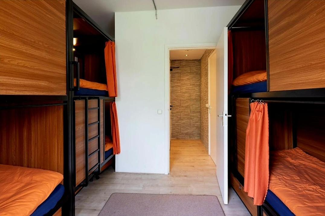 Recharge Hostel Ротердам Екстериор снимка