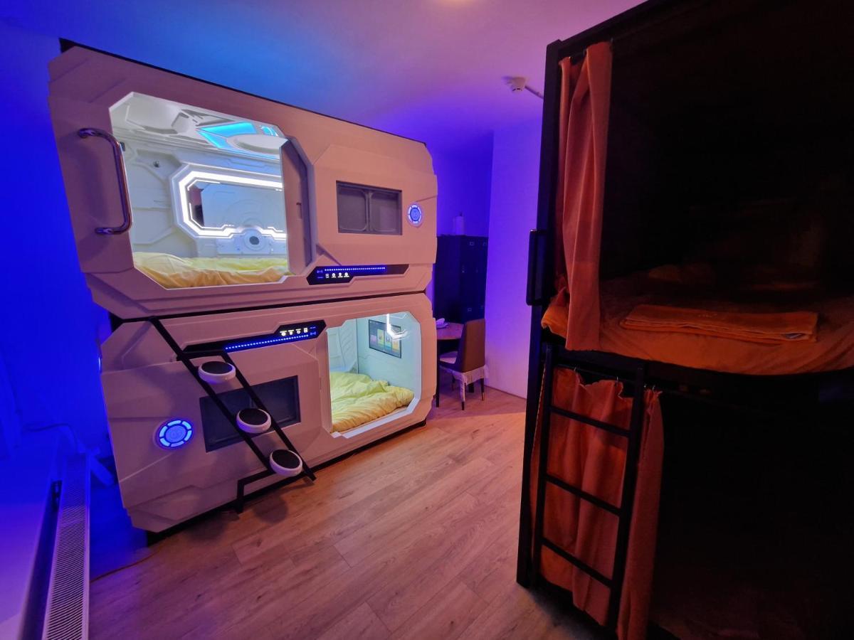 Recharge Hostel Ротердам Екстериор снимка
